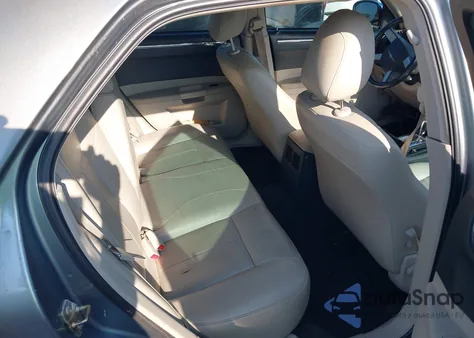 2006 Chrysler 300 Touring z USA, uszkodzony, nr VIN 2C3KA53G06H343492